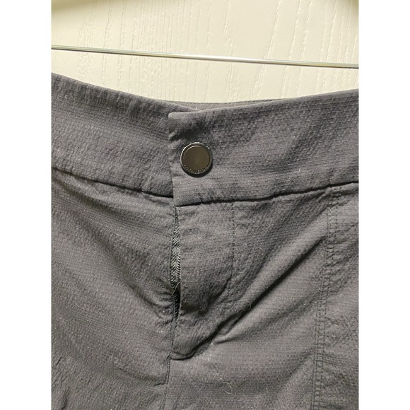Athleta Womens Black Athletic 8.5 Inseam Shorts With Pockets  Stretch Size 10 - Picture 2 of 8
